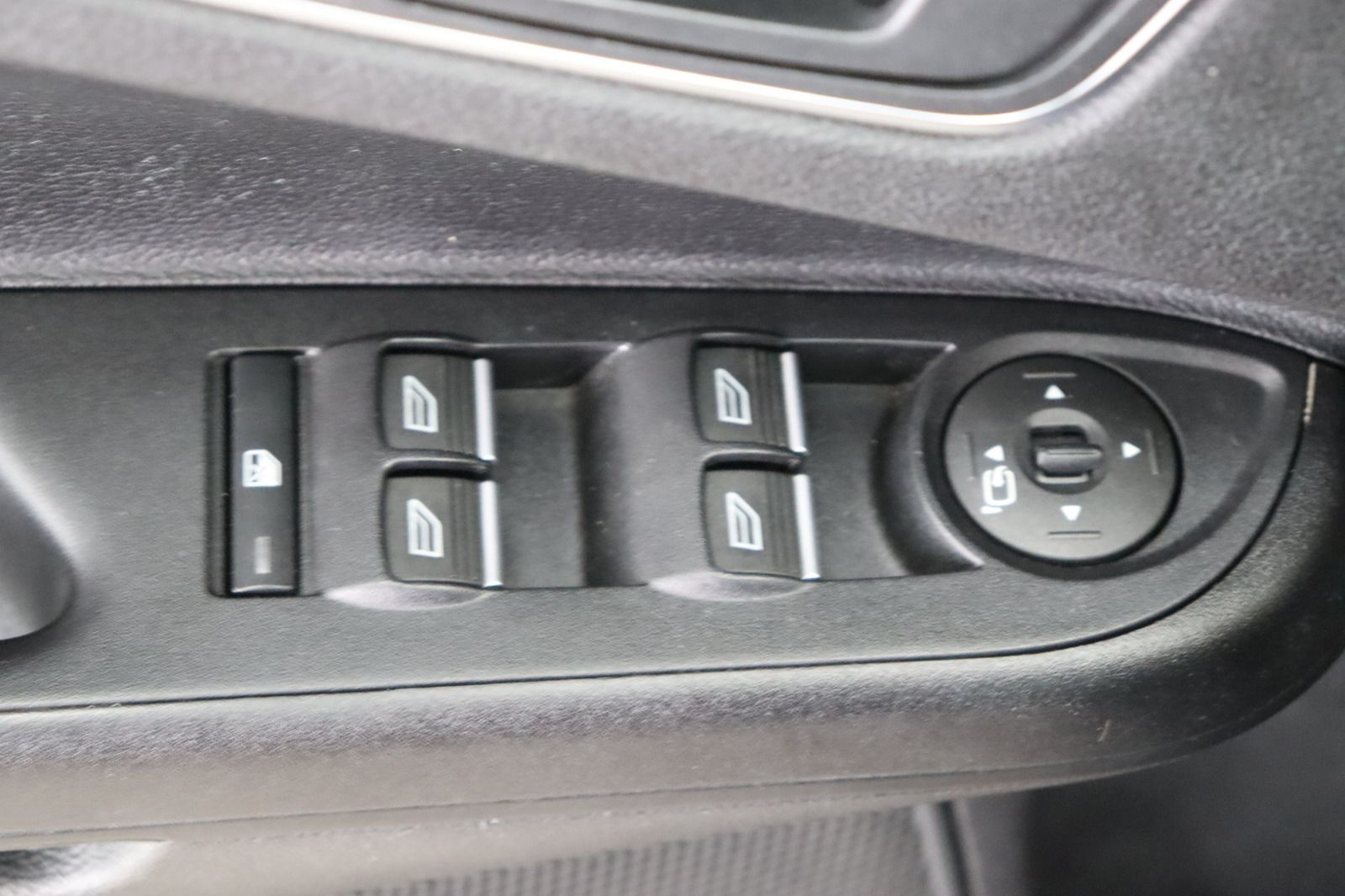 Fahrzeugabbildung Ford B-Max SYNC Edition * Navi * SHZ * PDC
