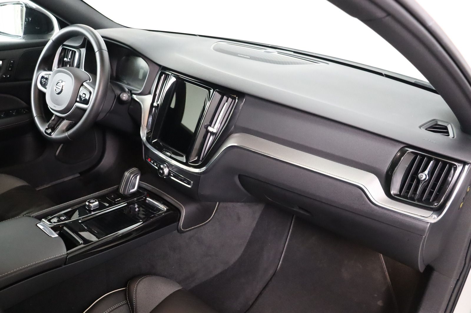 Fahrzeugabbildung Volvo V60 Kombi T8 R-Line AWD Recharge R Design Rechar