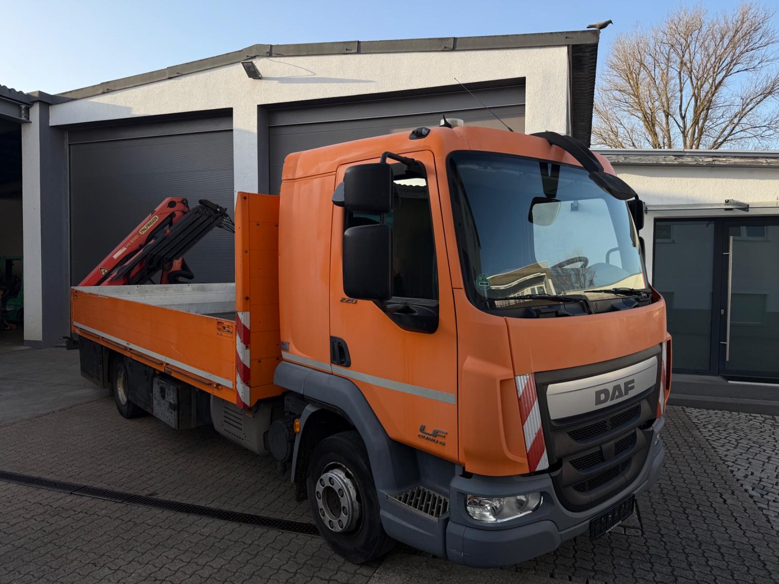DAF LF 220 FA Kran Palfinger PK 6501 Funk