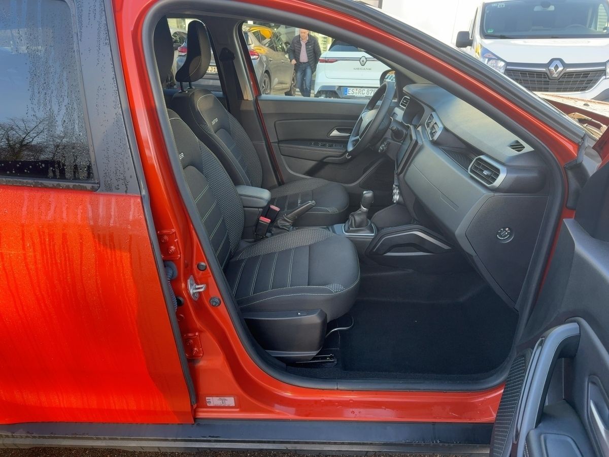 Fahrzeugabbildung Dacia Duster Journey TCe 150 Automatik AHK SHZ Kamera