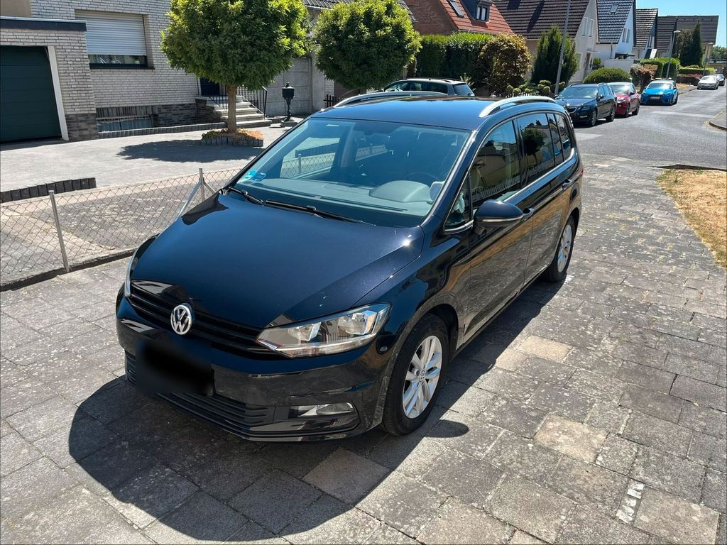 Image of Volkswagen Touran