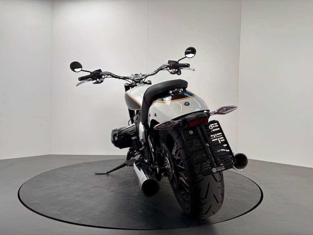 Fahrzeugabbildung BMW R18 *JEKILL&HYDE-AUSPUFF *BEACHBAR-LENKER