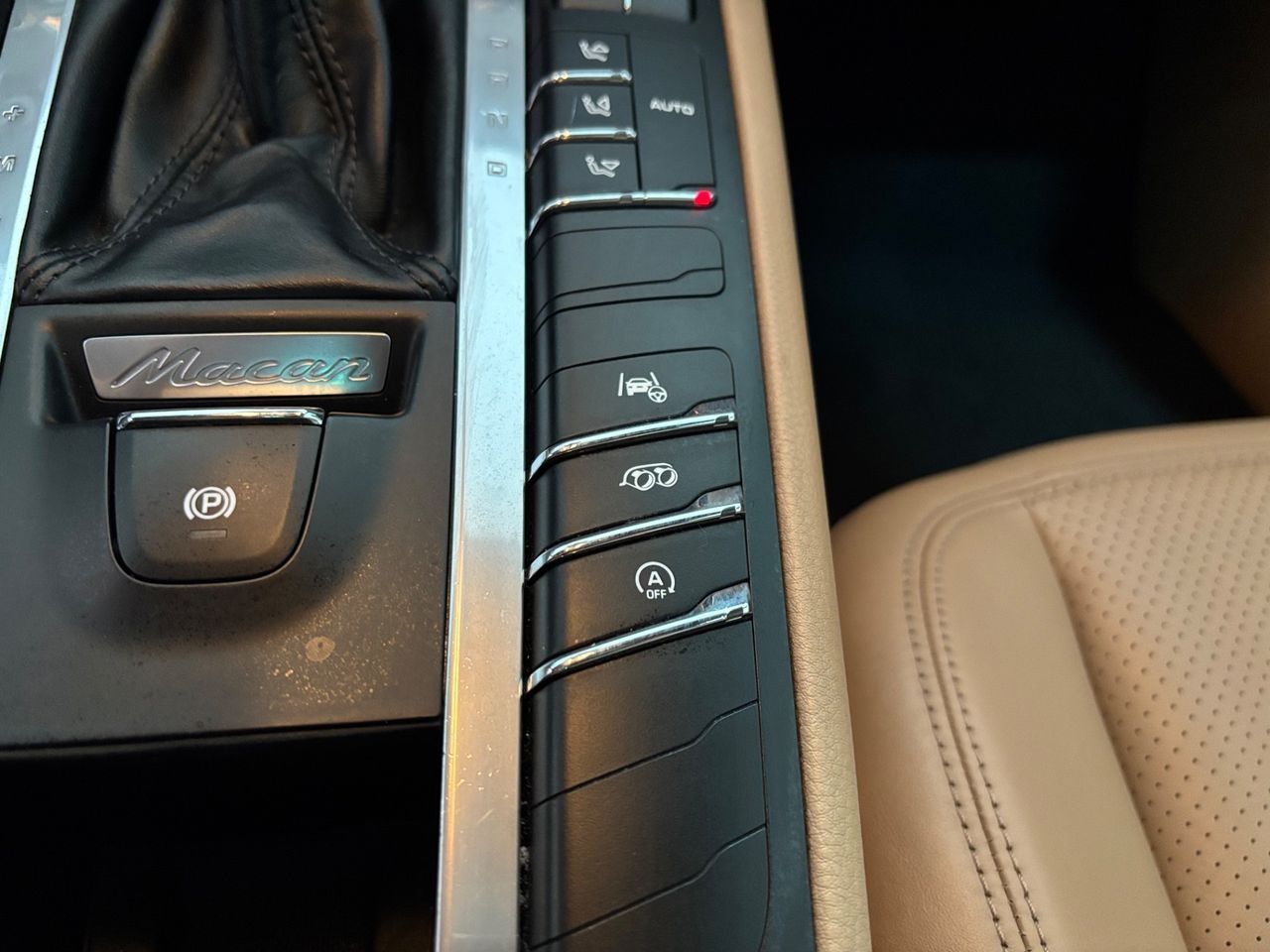 Porsche Macan 2.0 245 cv pdk tetto matrix sound imagem 2