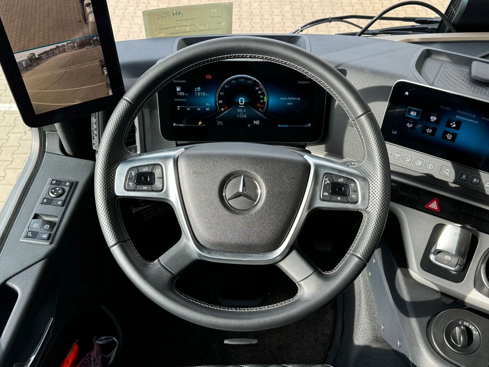 Fahrzeugabbildung Mercedes-Benz Arocs 1840 EU6 4x4 BB Standklima Leder Mirrorcam