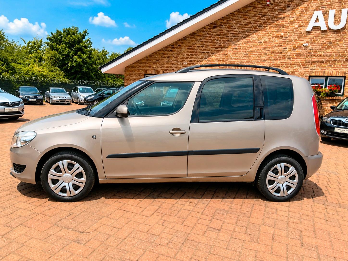 Skoda Roomster 2011 — photo 8