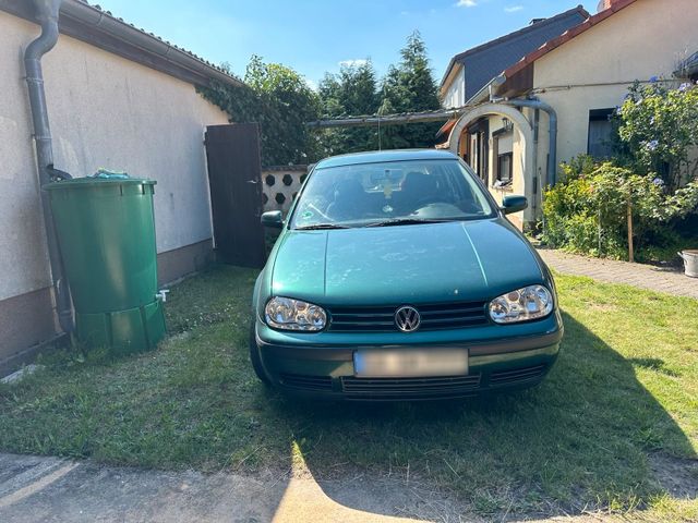 Volkswagen Golf 4,1.6 Benzin.2001