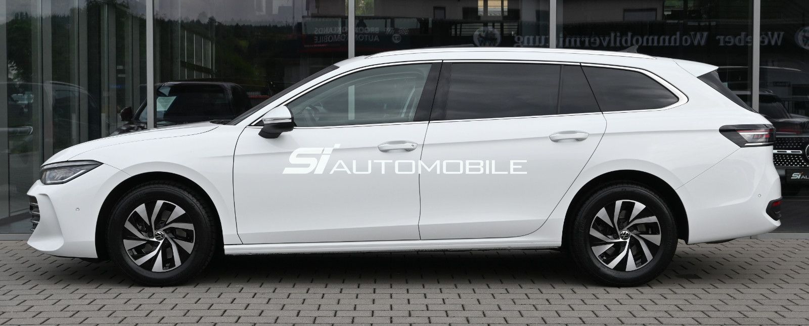 Fahrzeugabbildung Volkswagen Passat Variant 1.5 eTSI OPF DSG Business °AHK°IQ