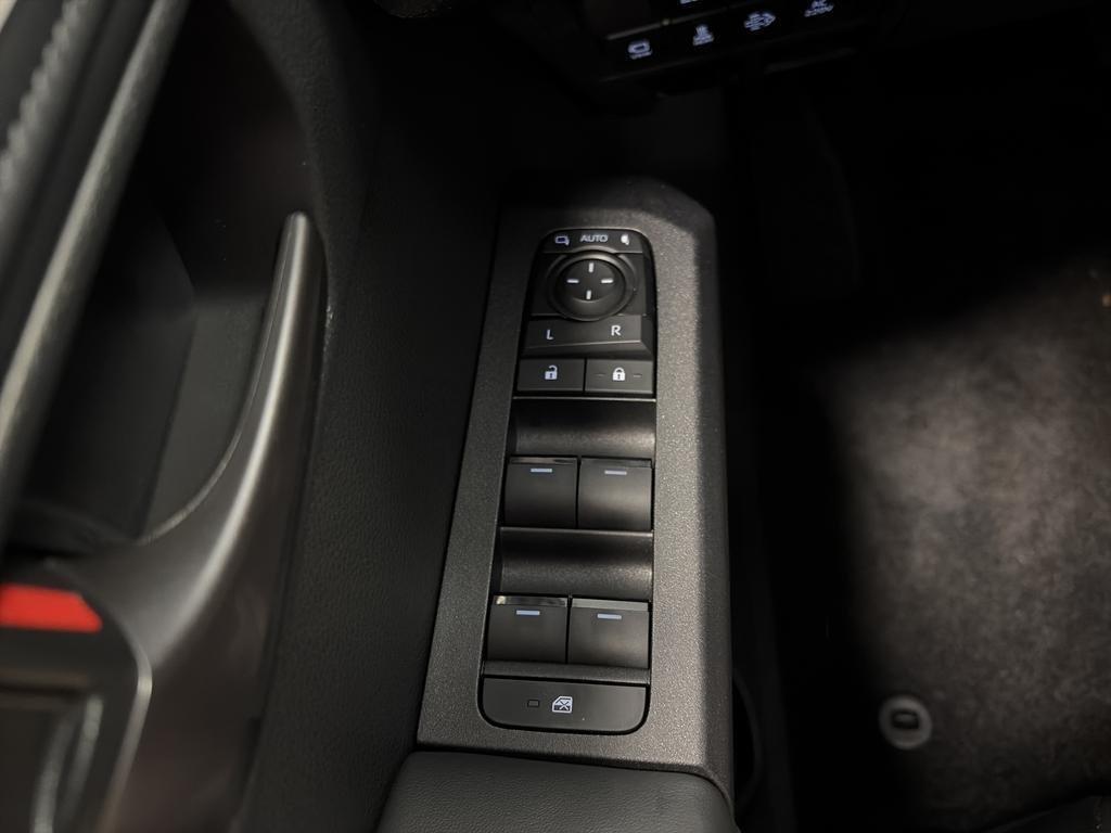 Toyota Hilux Double Cab 2.8 D MHEV 4×4 Invincible