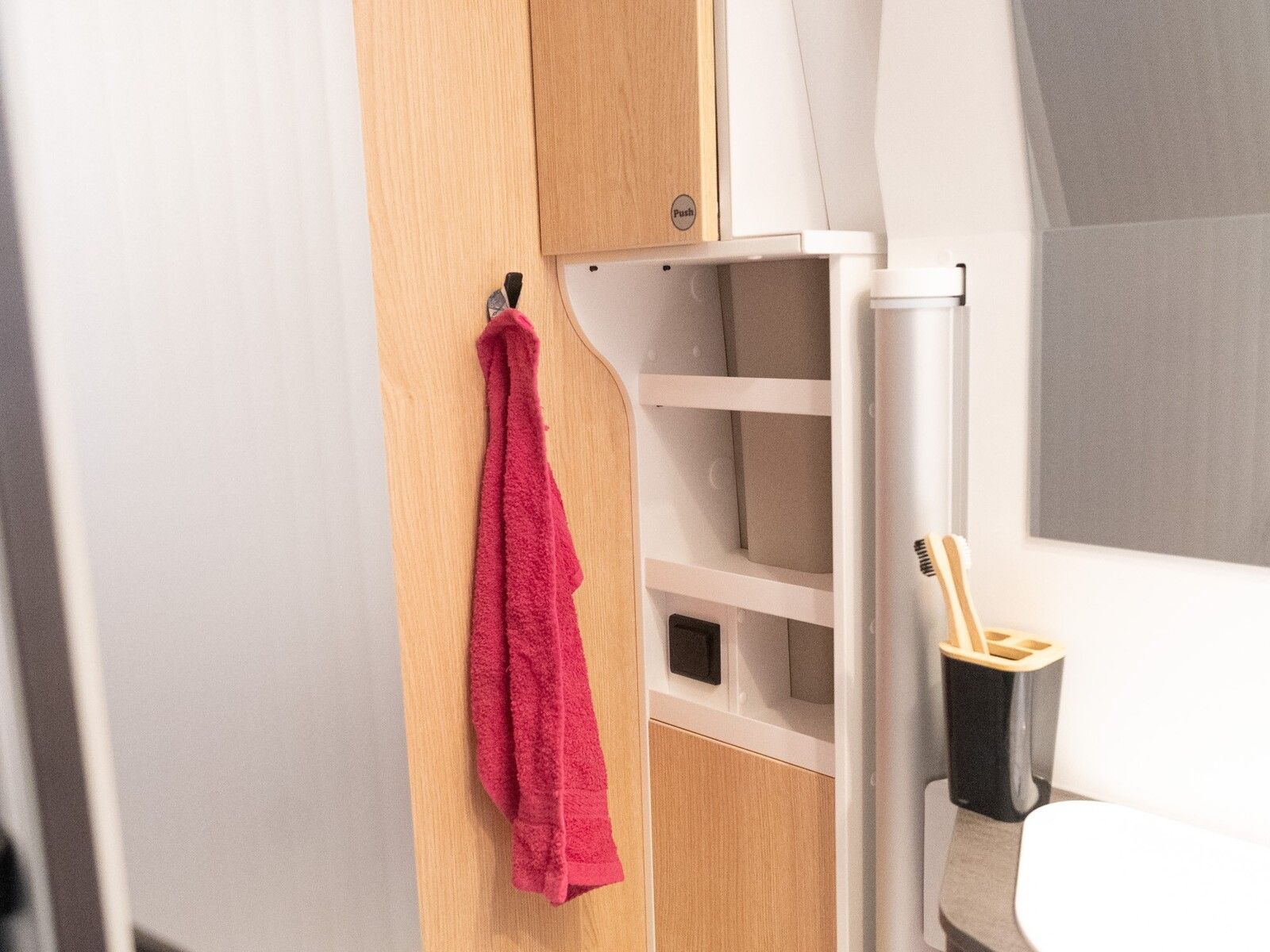 Fahrzeugabbildung Sunlight Cliff X 600 RT Schwenkbad*Dieselheizung*Faltverd