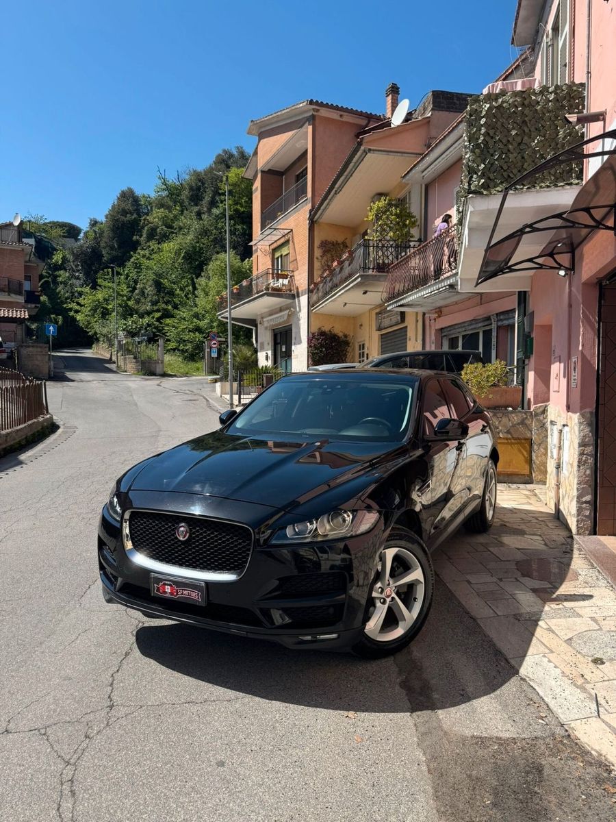 JAGUAR F-Pace