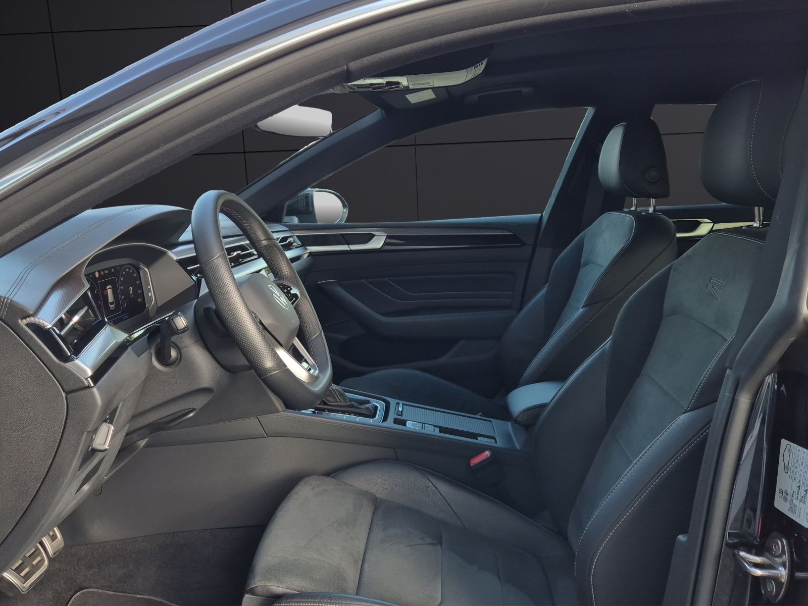 Fahrzeugabbildung Volkswagen Arteon SB TSI R-Line DSG 4M Matrix AHK Navi AID