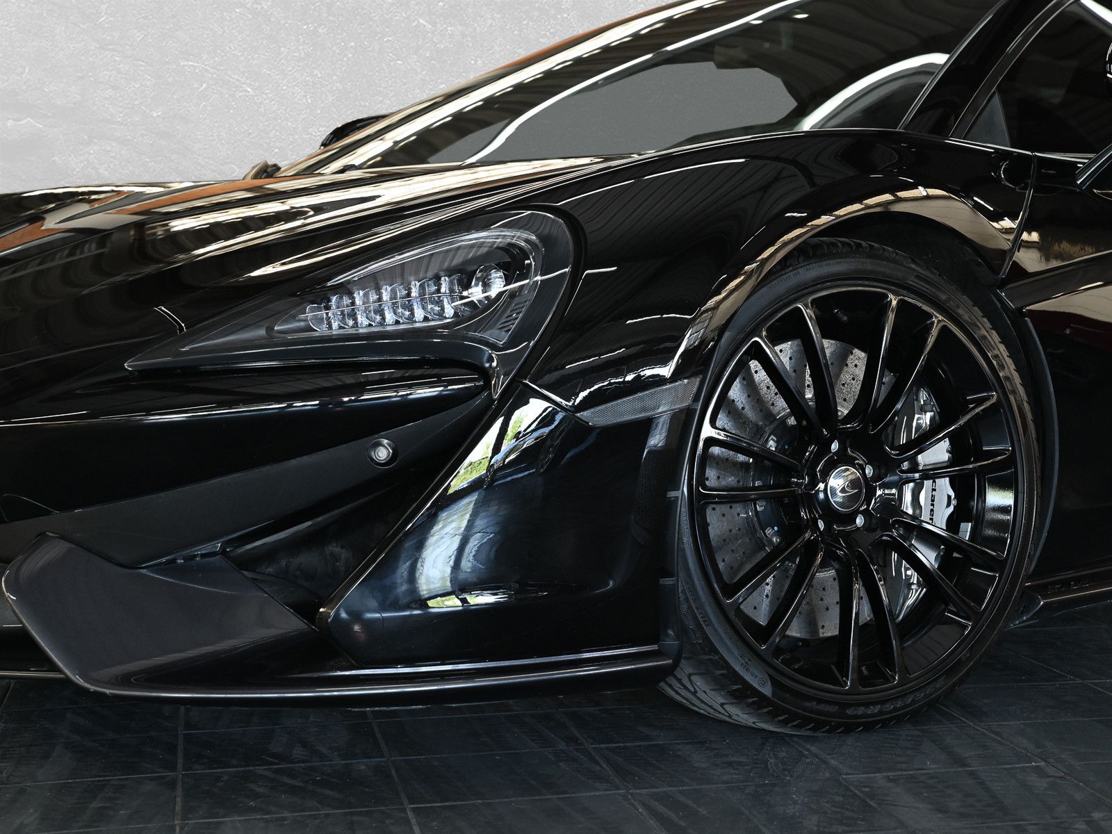 Fahrzeugabbildung McLaren 570S - Lift | Bowers&Wilkins | Nappa | Softclose