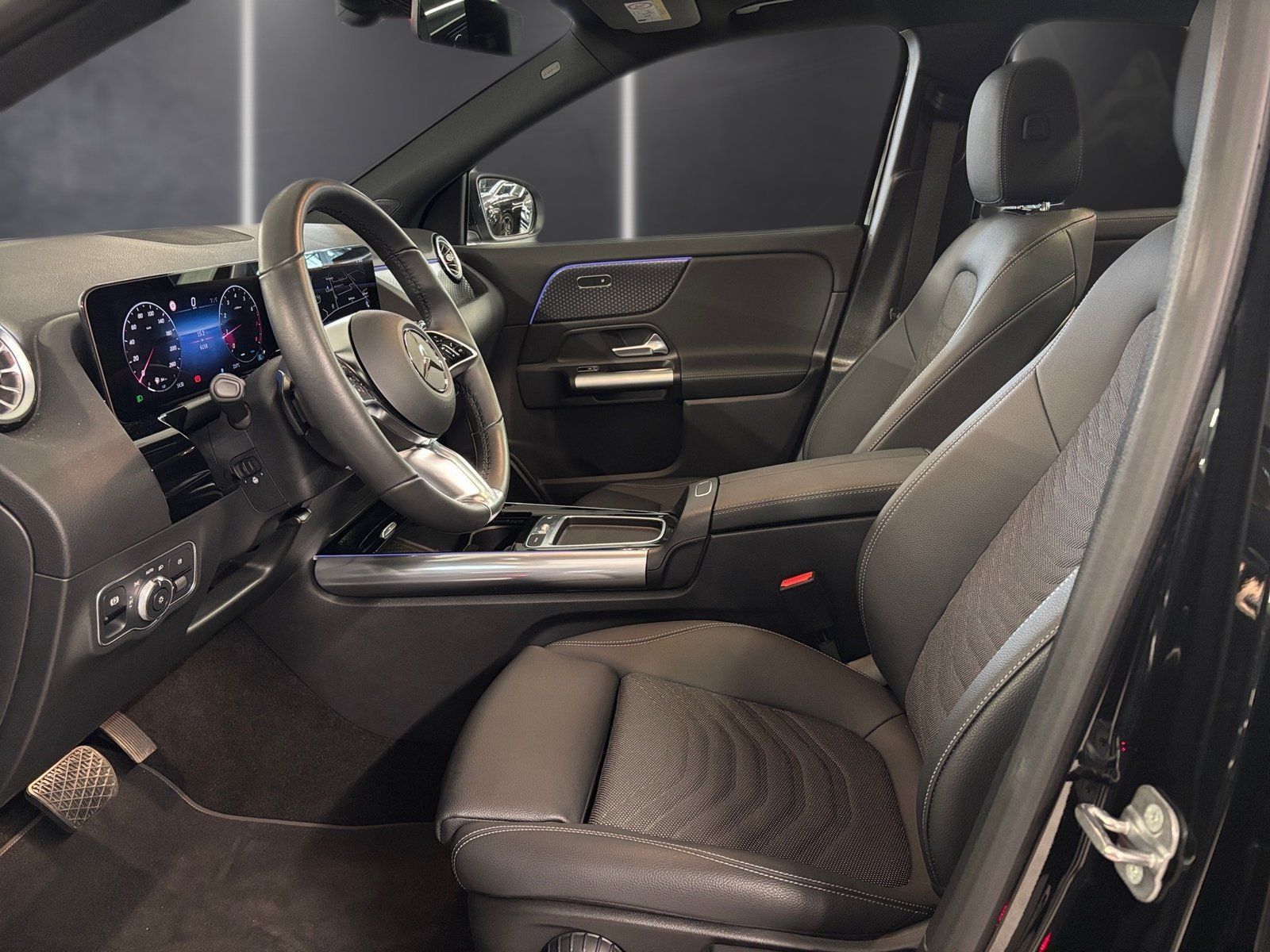 Fahrzeugabbildung Mercedes-Benz GLA 180 Progressive*Pano*360*Totwinke*MultiBeam*