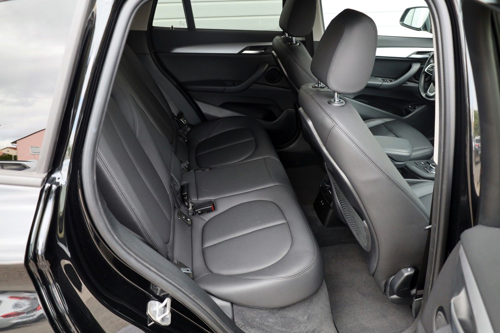 Fahrzeugabbildung BMW X1 xDrive25e Advantage,Leder,Navi,LED,HUD,Kamera