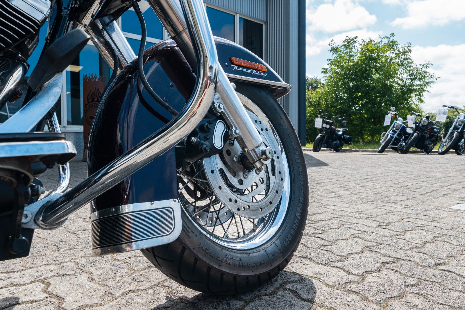 Fahrzeugabbildung Harley-Davidson FLHRC Road King Classic - Ape - Le Pera