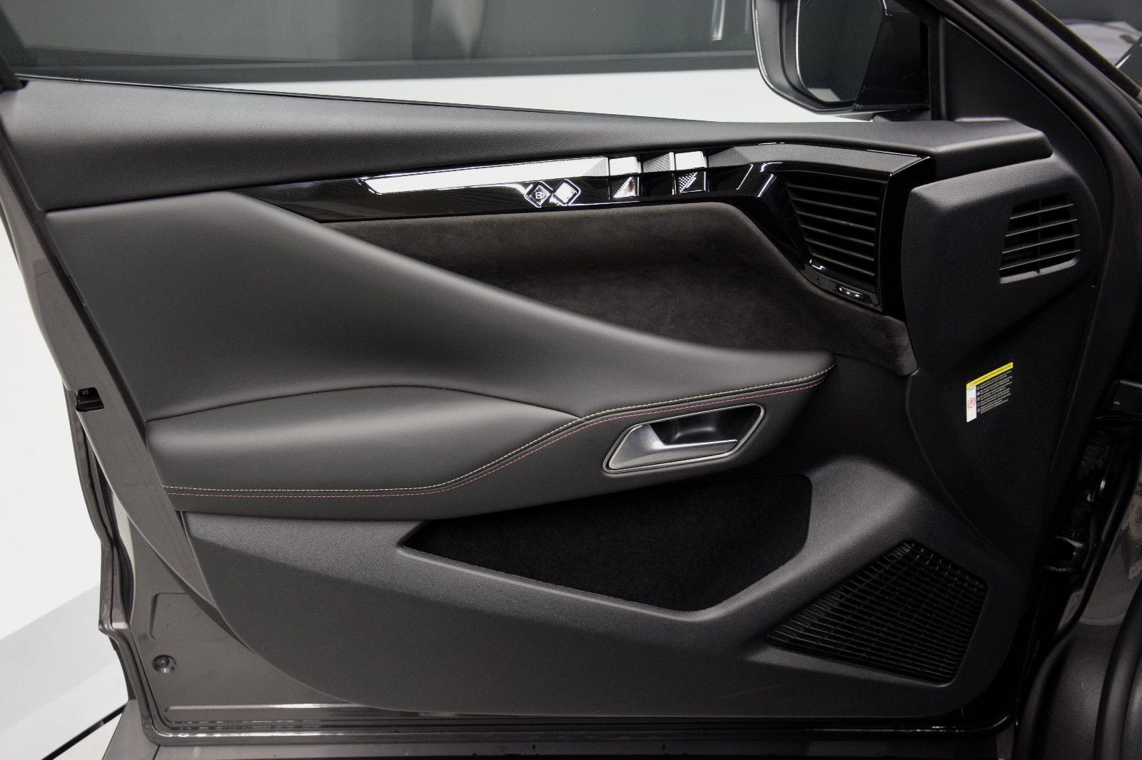 Fahrzeugabbildung DS Automobiles DS4 Performance Line Pano Sitzheizung