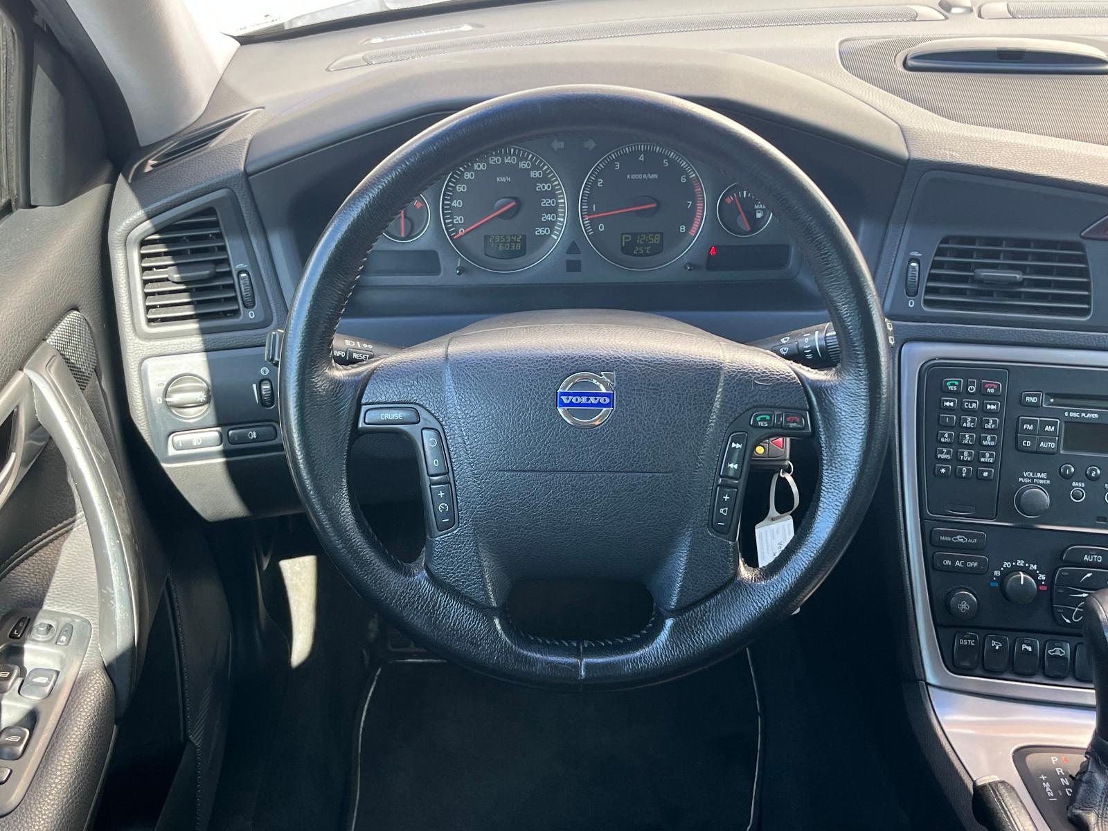 Volvo V70 2005 — photo 6