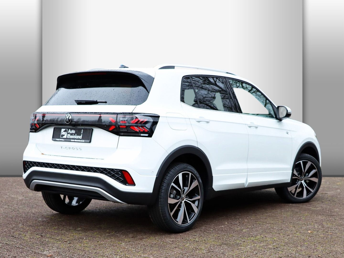 Volkswagen T-Cross R-Line 1.5 TSI OPF DSG AHK IQ.LIGHT NAVI foto 2