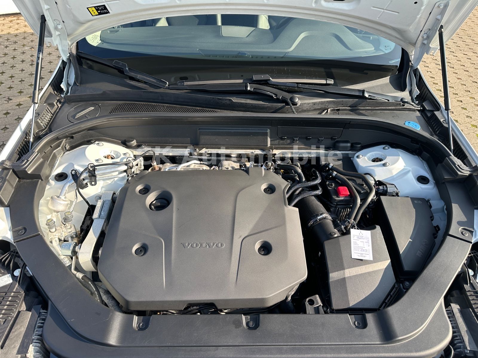 Fahrzeugabbildung Volvo XC60 B4 Momentum Pro AWD/Navi/Leder/Pano/LED/Kam