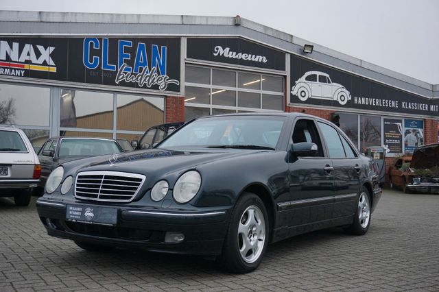 Mercedes-Benz E 240 AVANTGARDE *XENON*PDC*TOP*GARANTIE*