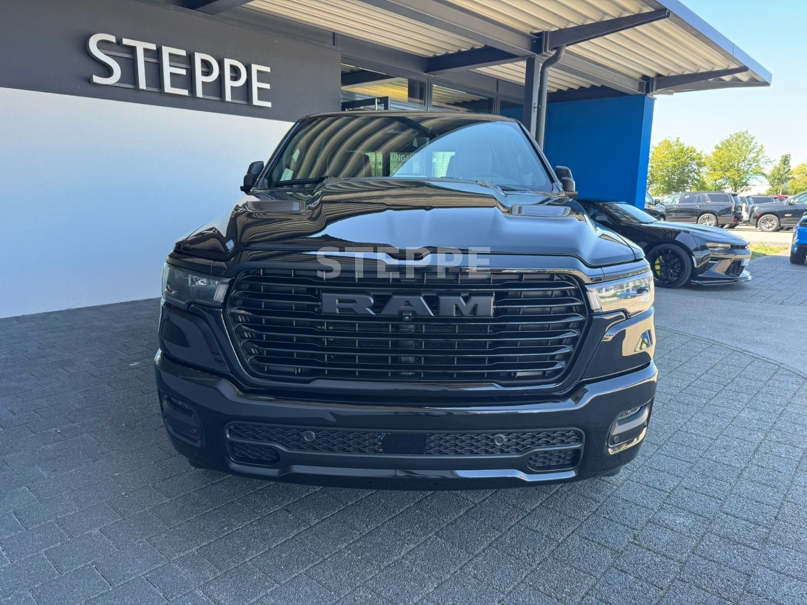 Dodge 2026 RAM 1500 5,7LV8 Night Safety Tech. AHK 22"
