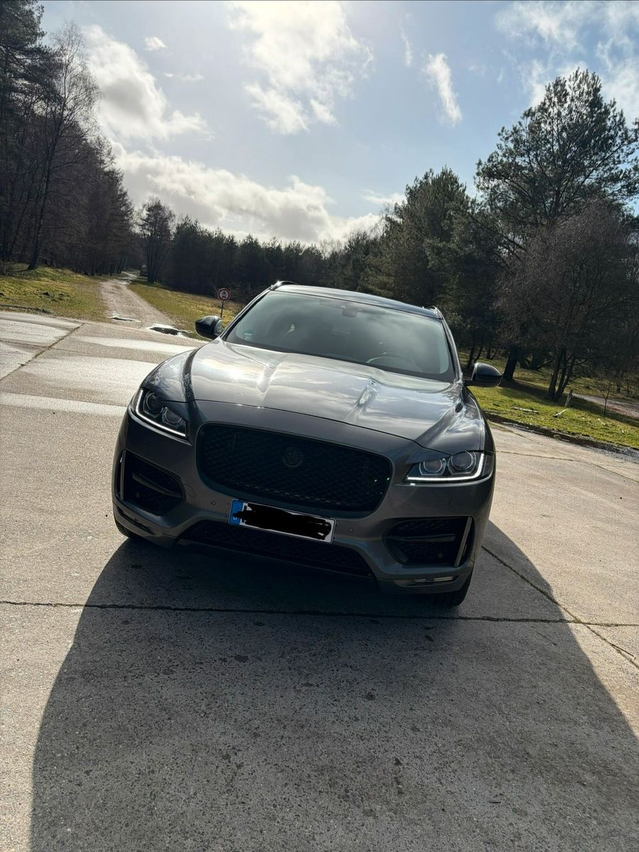 JAGUAR F-Pace