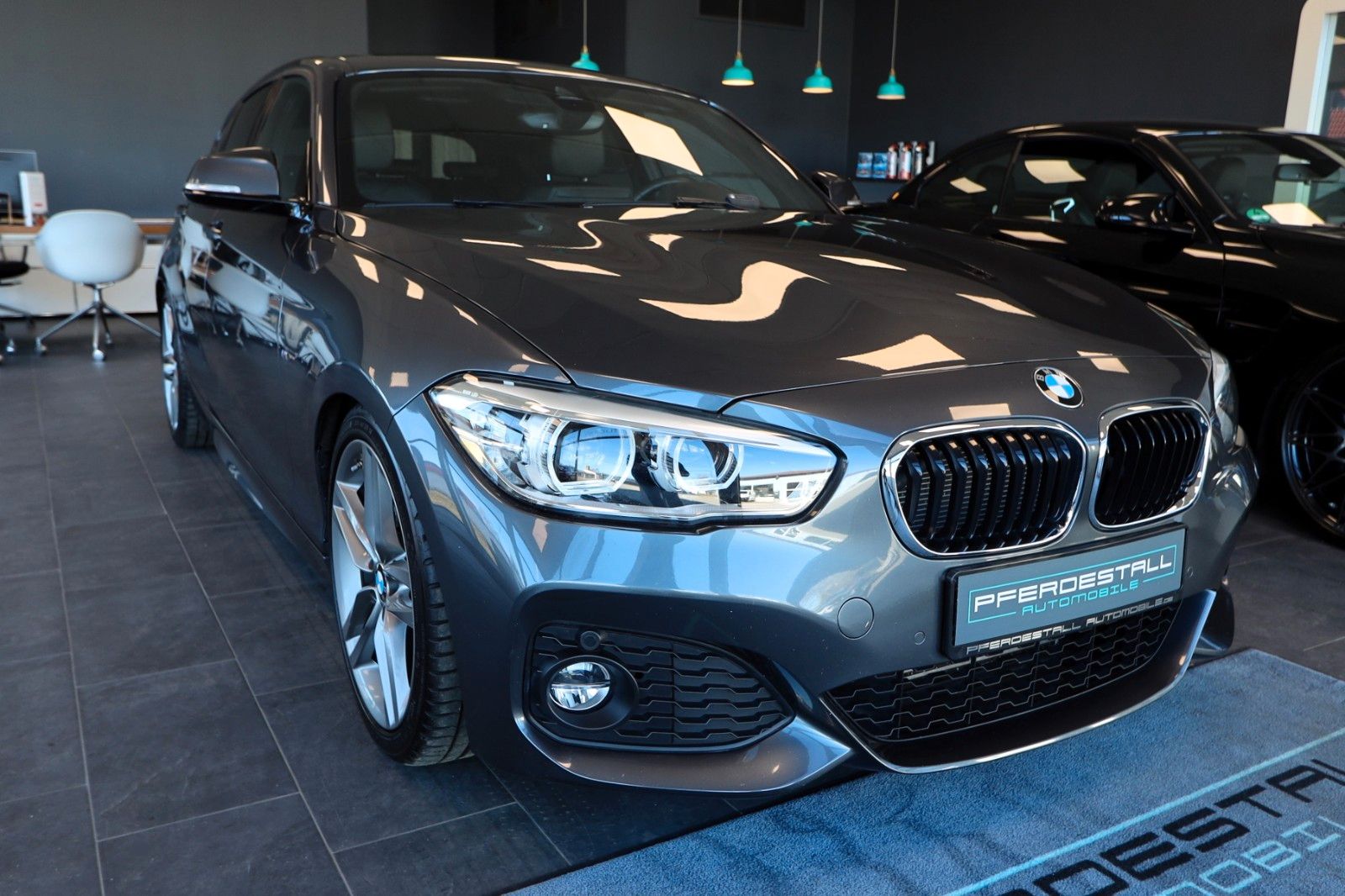 BMW 118d M Sport Lim. NAVI PDC LEDER AHK