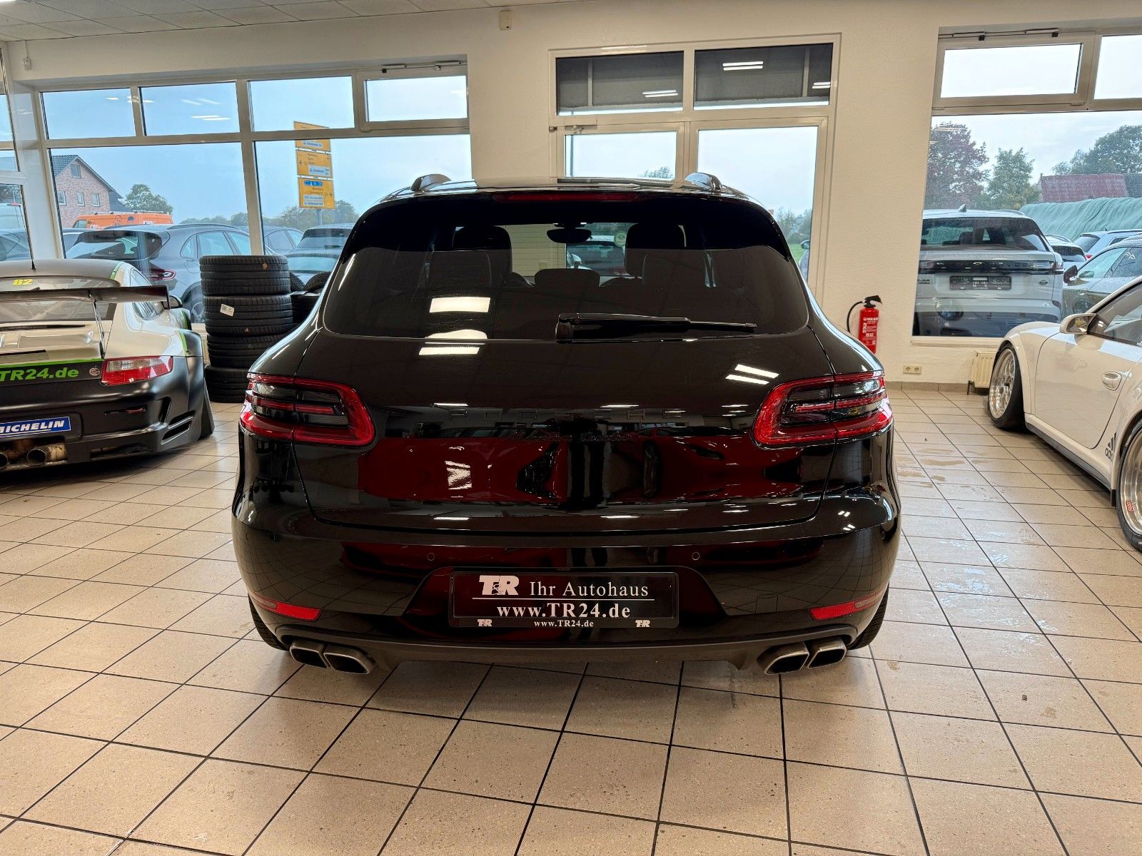 Fahrzeugabbildung Porsche Macan Turbo Luftfederung/AHK/Keyless/ACC