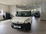 Opel Combo D Kasten L1H1 2,2t AHK Tüv Neu - gebrauchte Opel Combo aus dem Jahr 2015