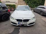 BMW 330d Luxury Line Automatic Luxury Line - BMW 330 aus 2013 mit Diesel-Antrieb: Limousine
