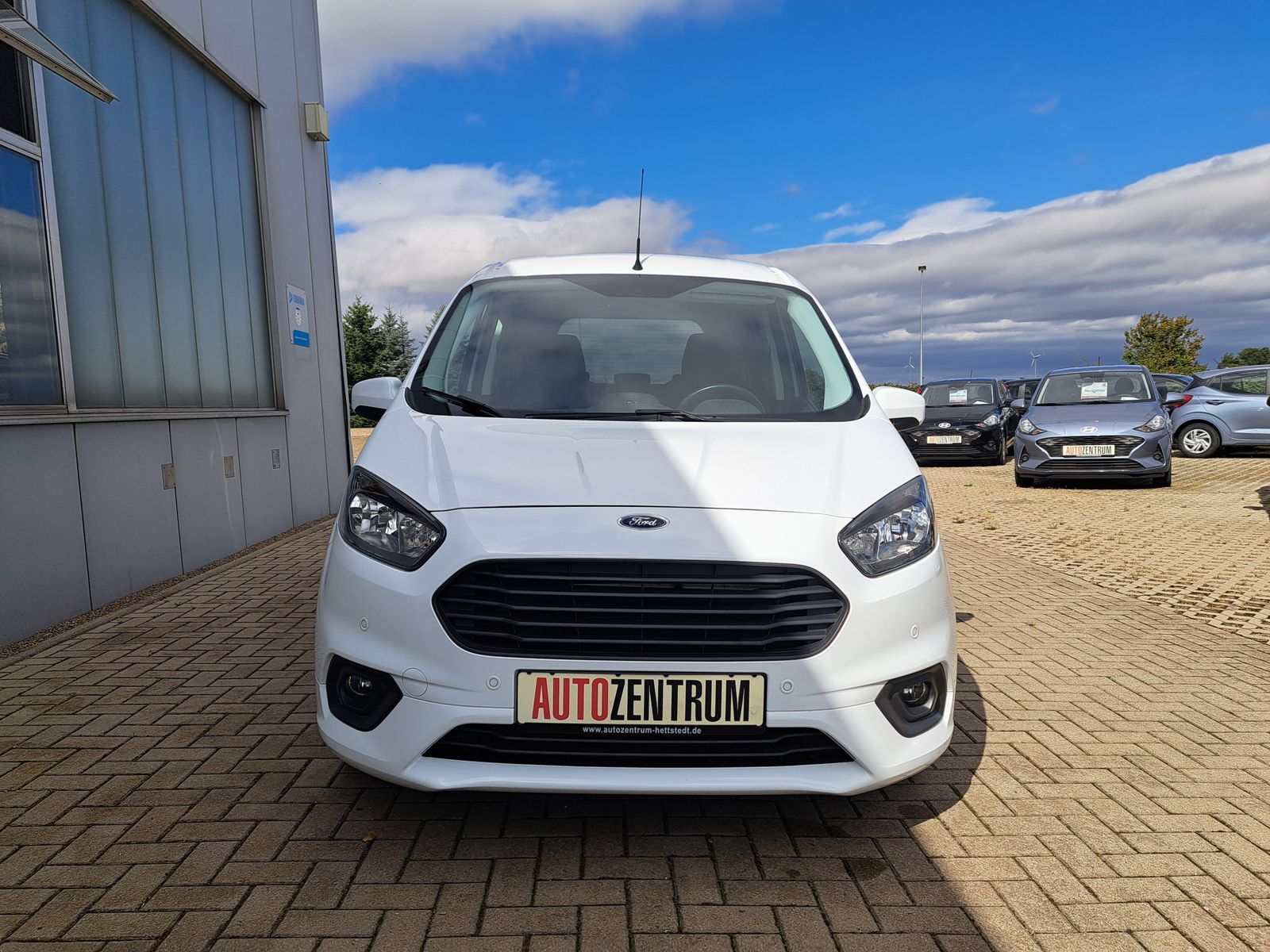 Fahrzeugabbildung Ford Tourneo Courier Trend 1.5 TDCI NAVI WINTERPAKET