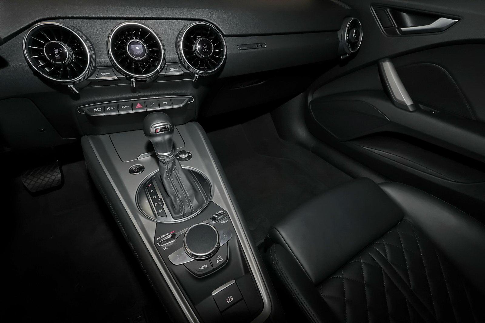 Audi TT 2,0 TFSI KAMERA+CARPLAY+TEMPOMAT+SPURHALTE