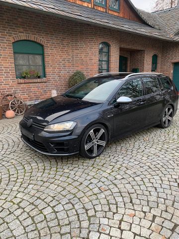 Volkswagen Golf VII Variant R BMT 4Motion/PANO/LEDER/DYNAUD