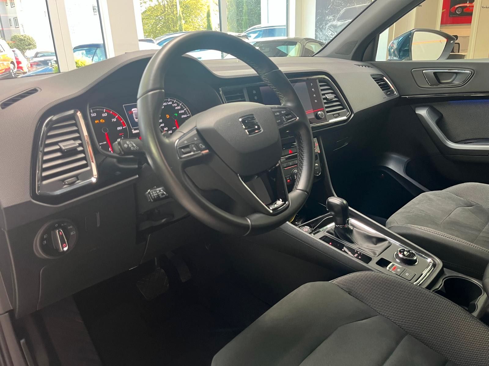 Fahrzeugabbildung SEAT Ateca 1.5 TSI DSG Xcellence*1.Hand*AHK*360°*App*