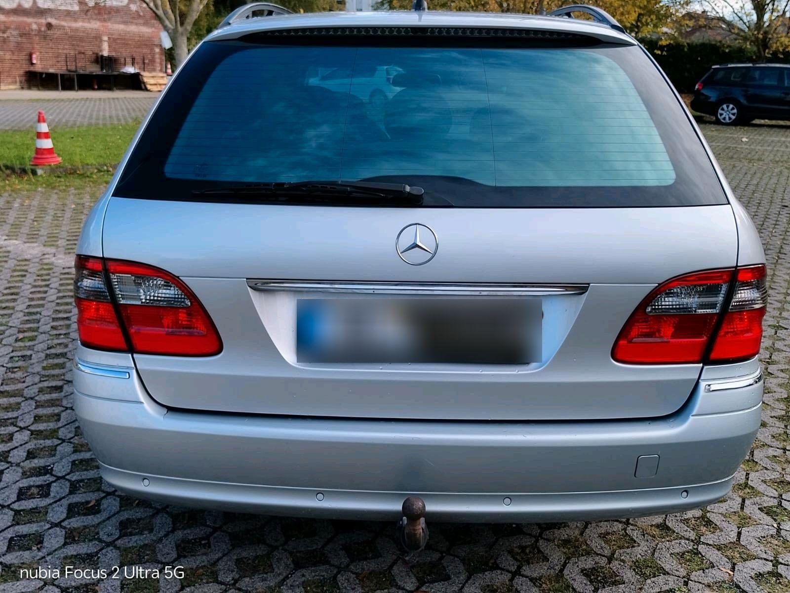 Mercedes-Benz E220 2008 — interior