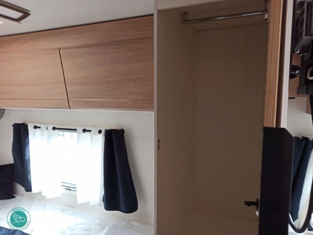Fahrzeugabbildung Mooveo TEI 60FB, 200W Solar TV & Sat