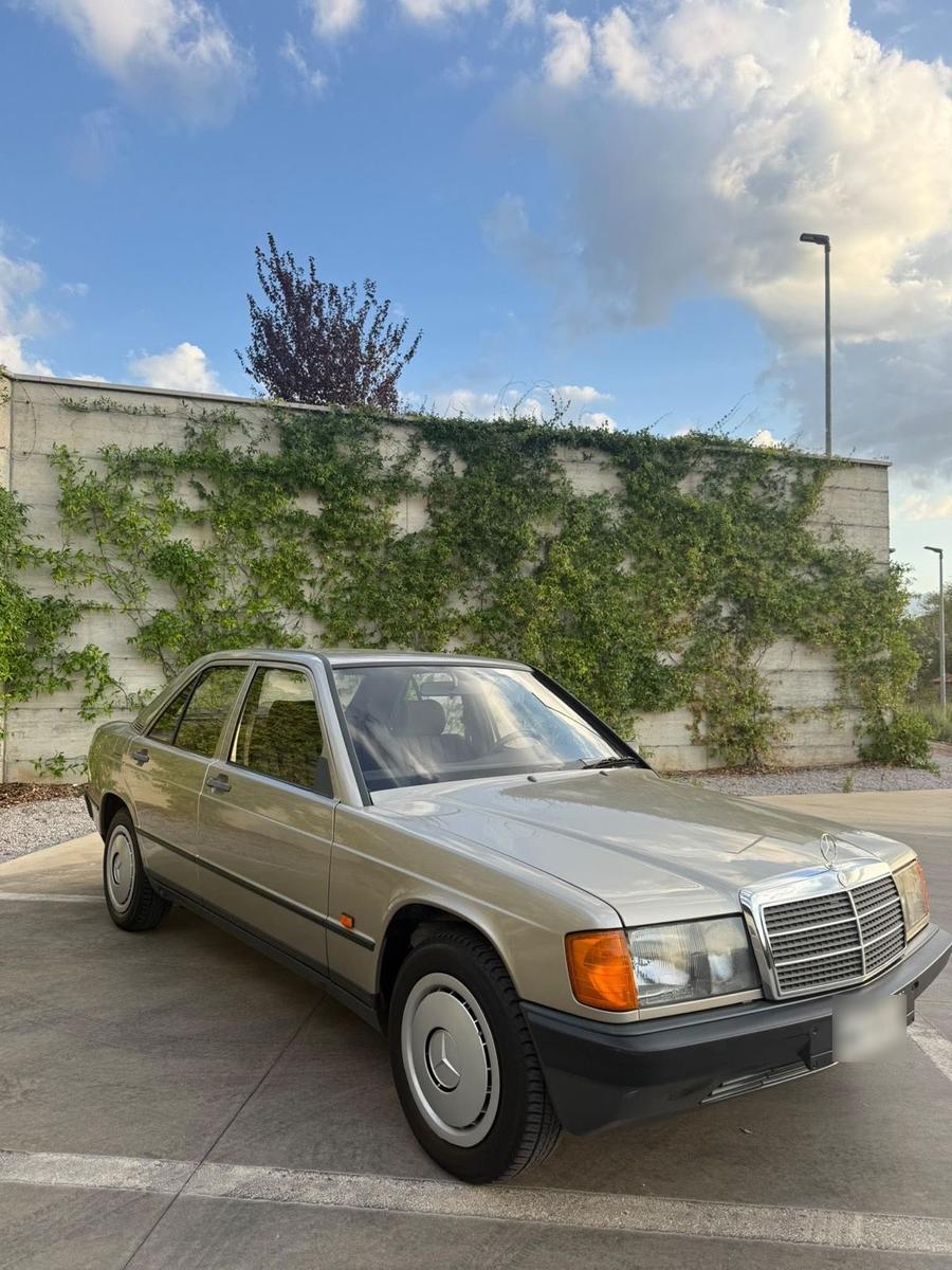 Mercedes-Benz 190