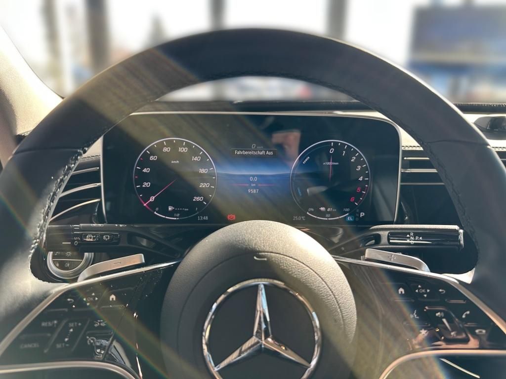 Fahrzeugabbildung Mercedes-Benz E 300 de 4MATIC T-Modell mit EQ Hybrid Technolog