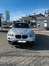 BMW x1 28i Baujahr 2013 - BMW 1er Reihe mit Benzin-Antrieb: Geländewagen