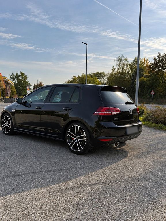 Image of Volkswagen Golf
