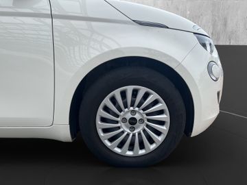 Fiat 500e Basis 42kWh Carplay+Klimaauto+DAB