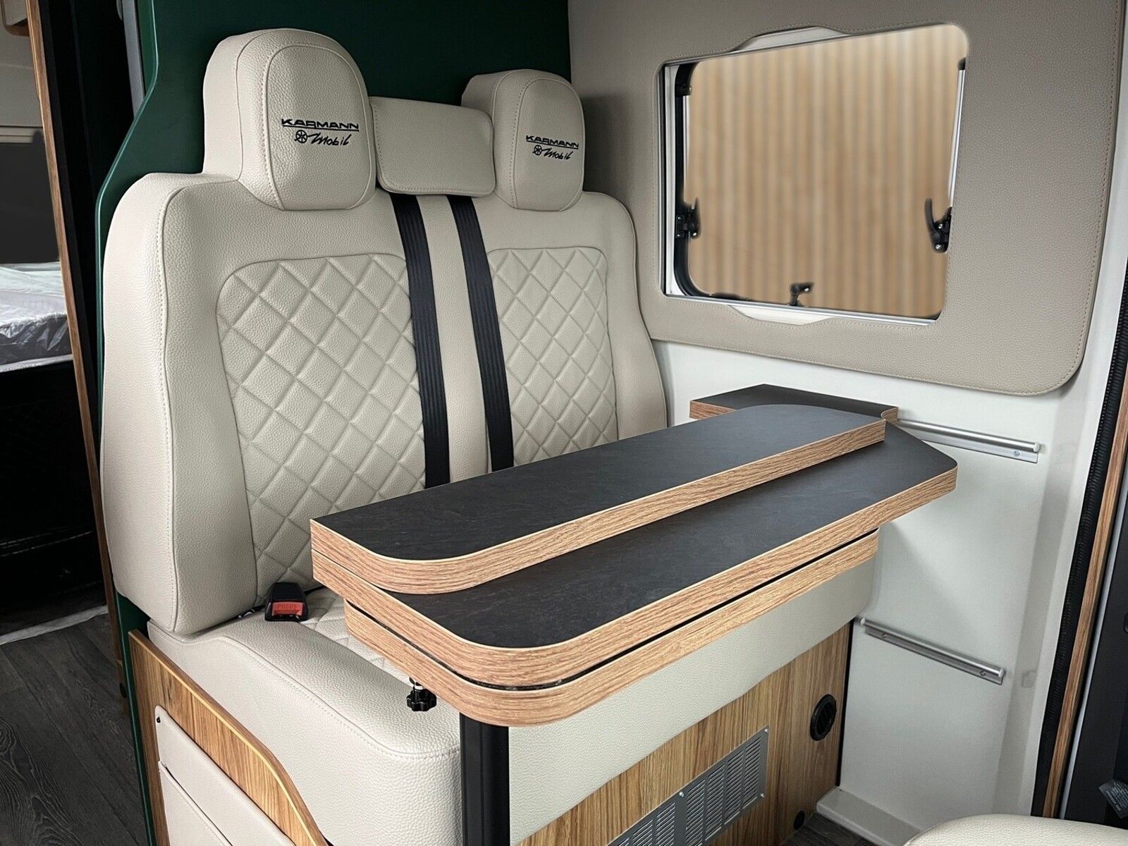 Fahrzeugabbildung Karmann Dexter 4x4 DE 560 AW Allrad, Alufelgen, RFK TZ