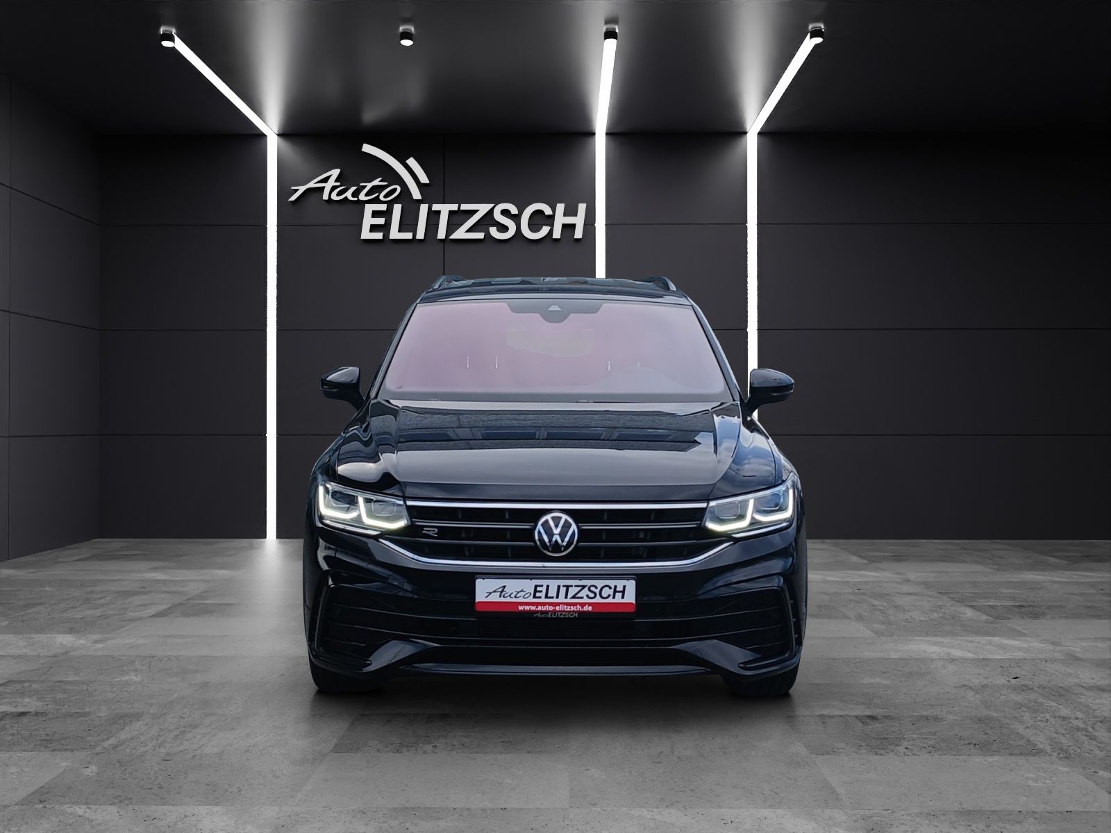 Fahrzeugabbildung Volkswagen Tiguan Allspace TSI R-Line DSG 4M Matrix AHK Nav