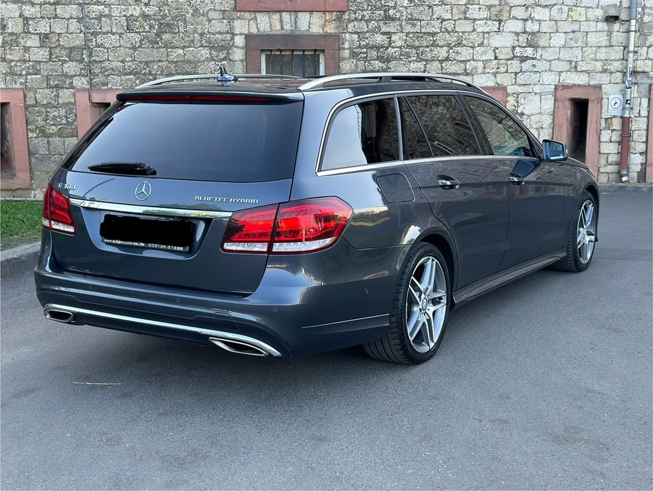 Fahrzeugabbildung Mercedes-Benz E 300 T AMG LINE BLUETEC HYBRID*EXCLUSIVE LEDER*