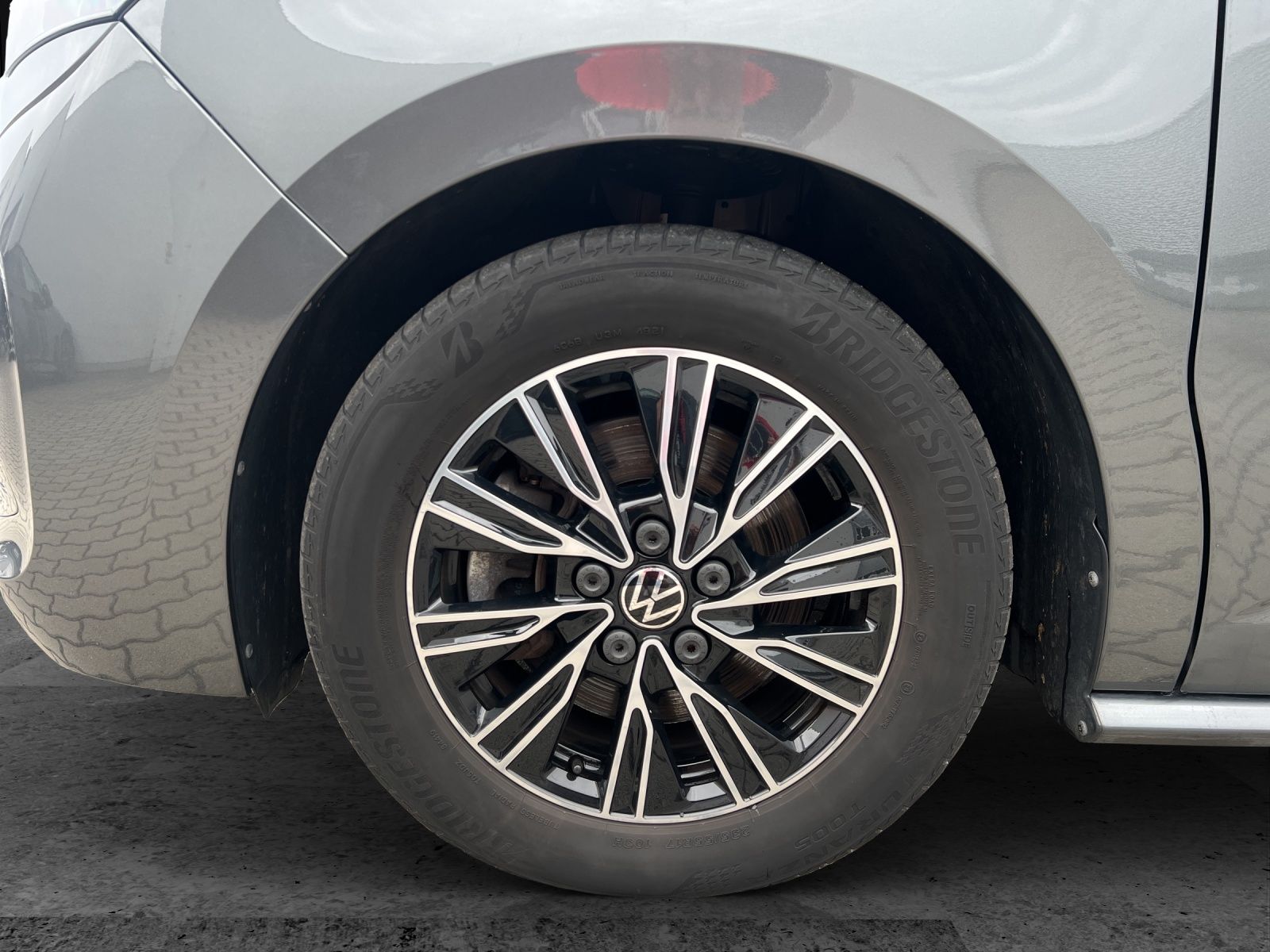Fahrzeugabbildung Volkswagen T7 Multivan eHybrid Life Standhzg. LED AHK Navi