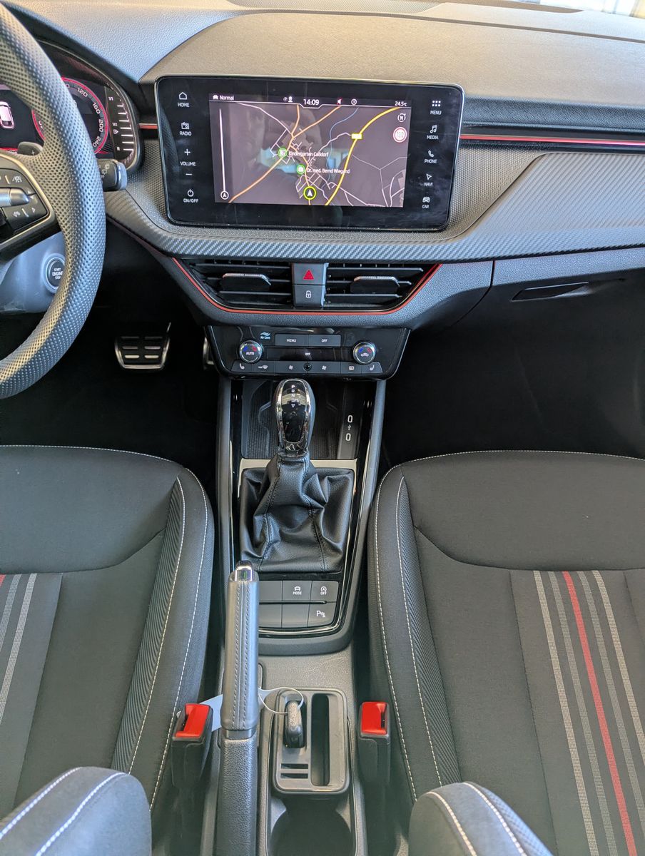 Fahrzeugabbildung SKODA Scala 1.5 TSI DSG Monte Carlo Kamera ACC LED 18"