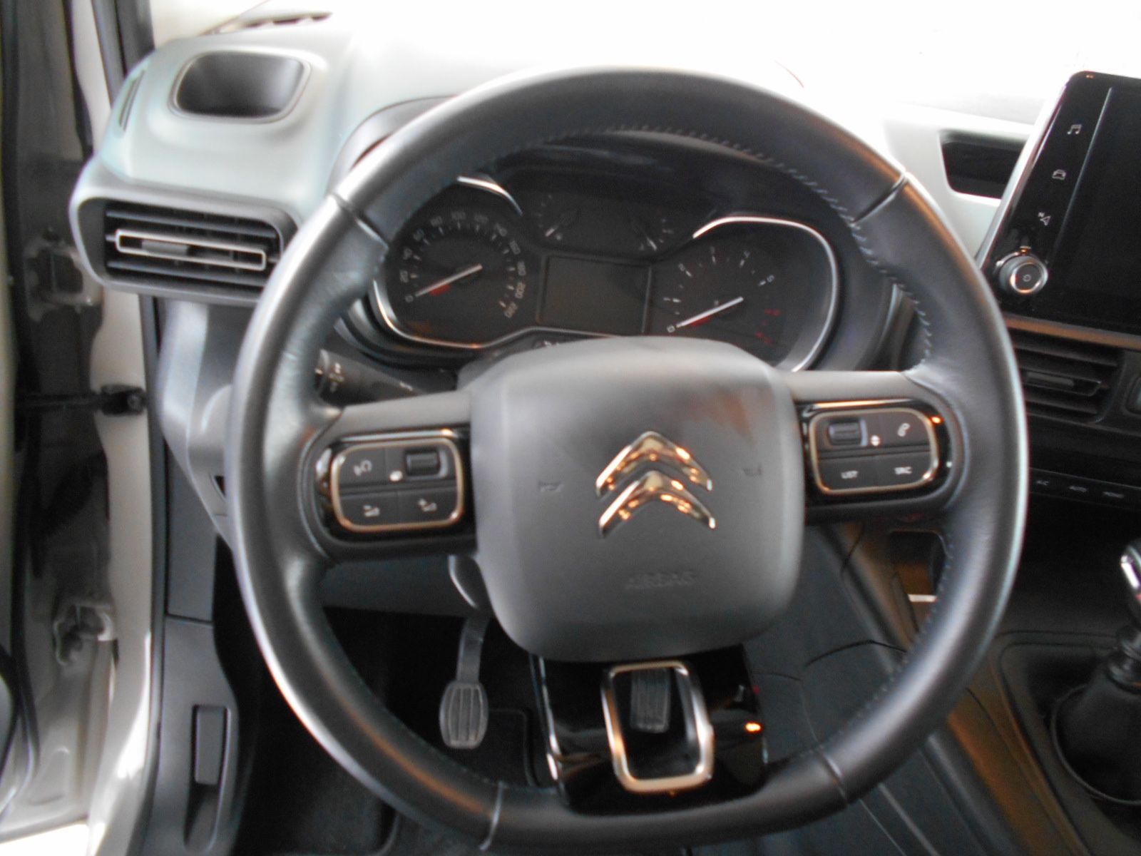 Fahrzeugabbildung Citroën Berlingo Shine M