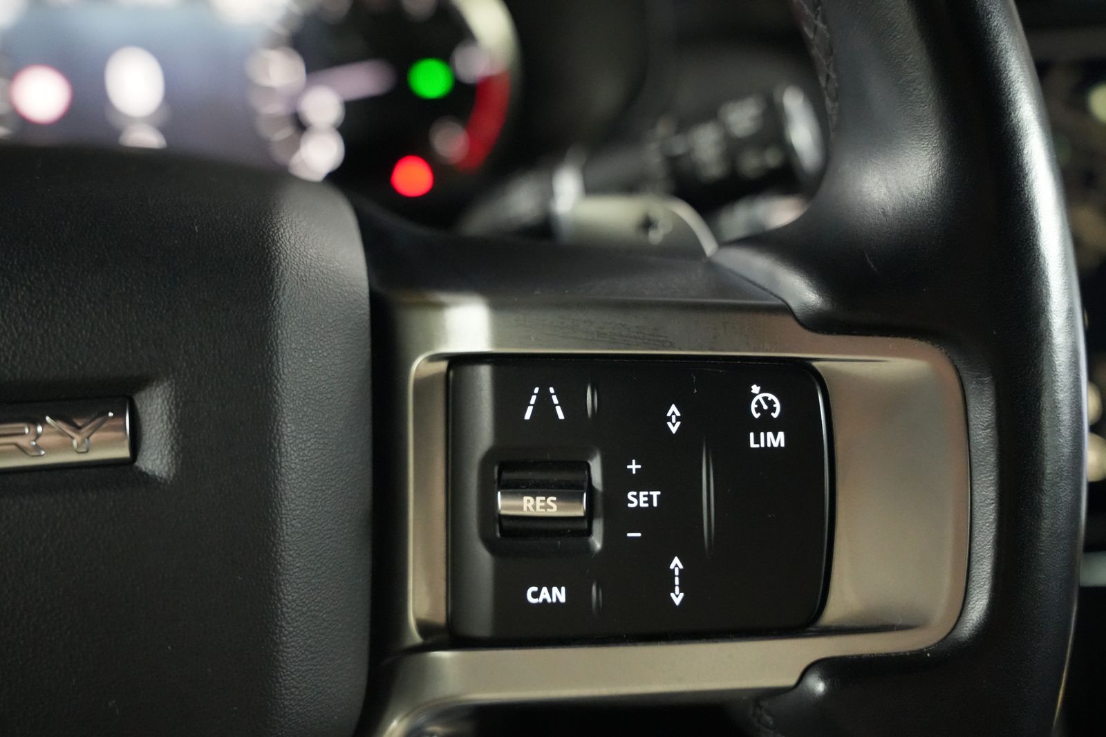 Fahrzeugabbildung Land Rover Discovery SE*R-Dynamic*7-Sitz*Pano*Meridian*360°