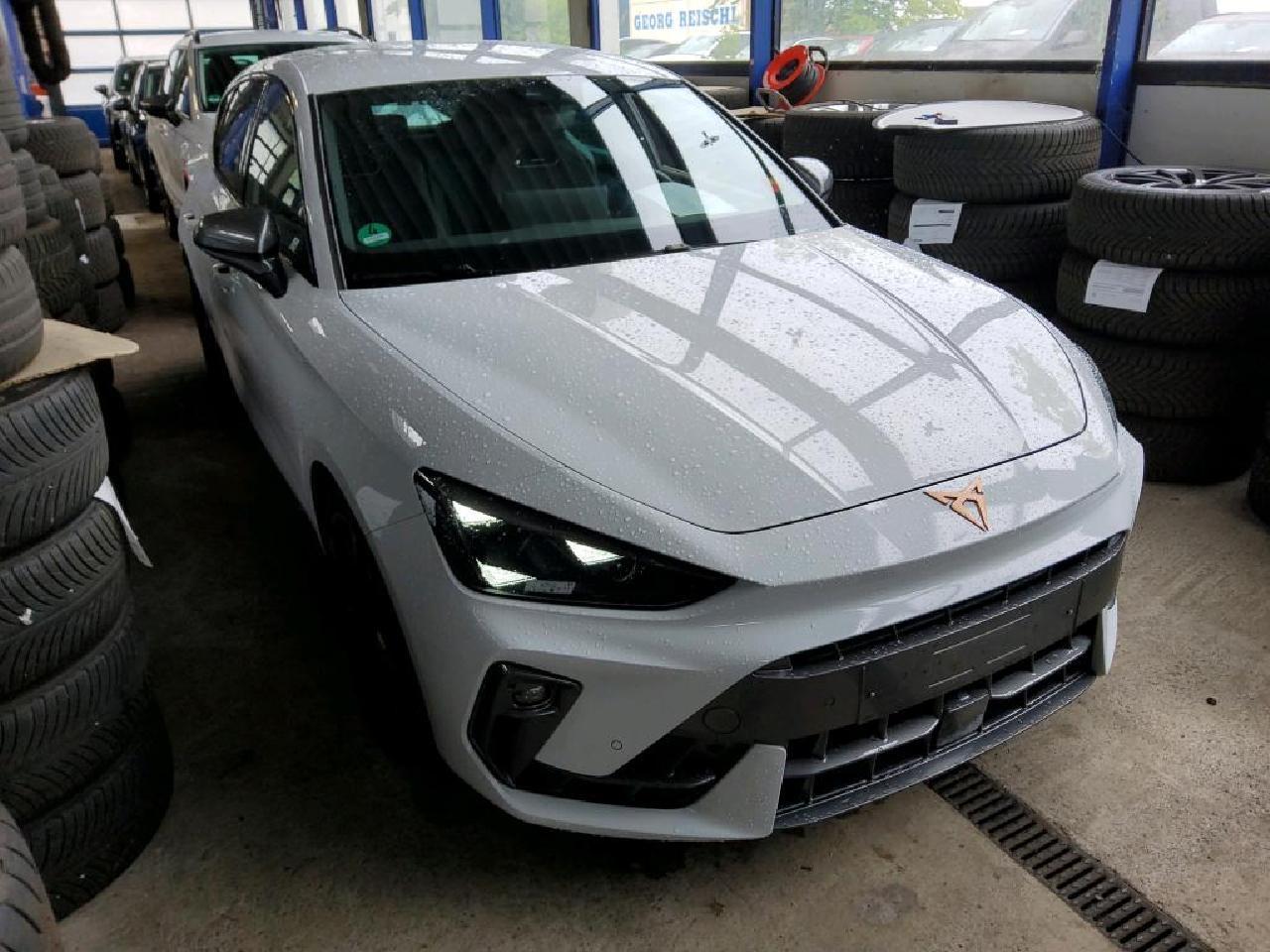 Cupra Leon 1.5 eTSI - Matrix, Navi, LED, ACC, Memory