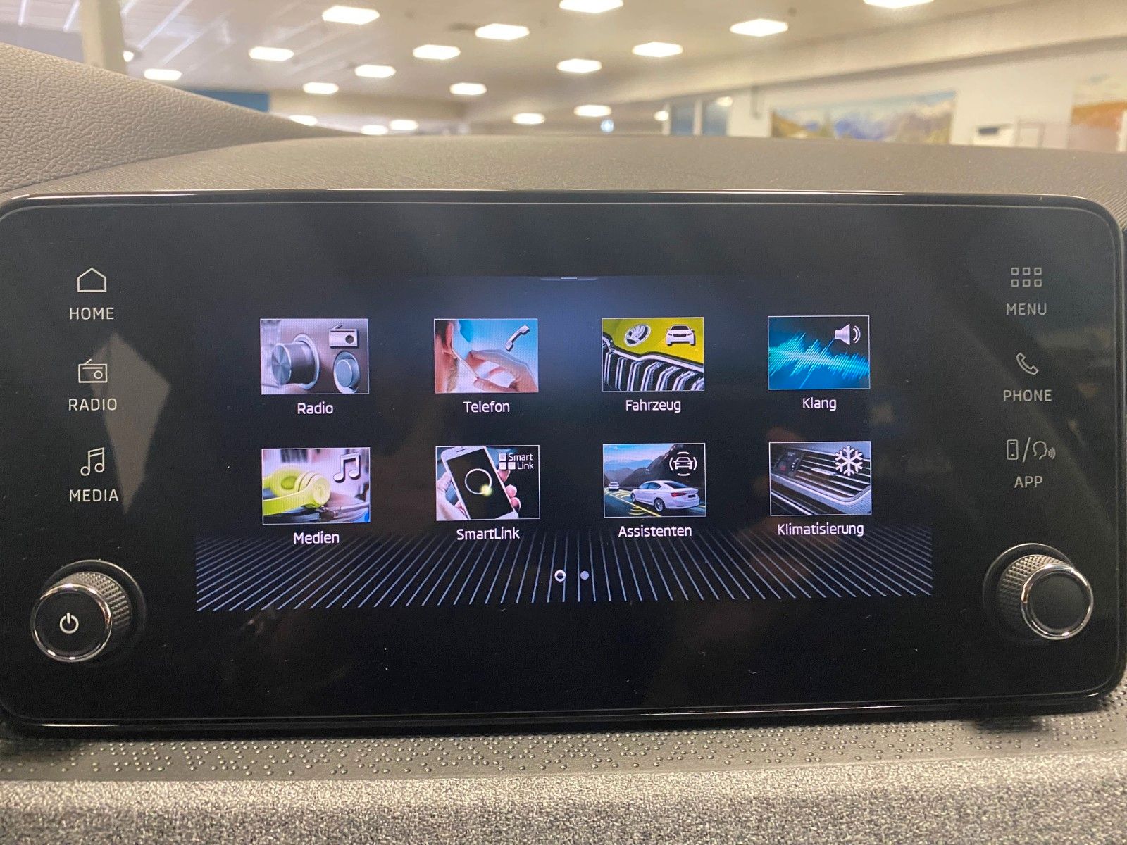 Fahrzeugabbildung SKODA Kamiq 1.5 TSI DSG Selection+SITZHEIZUNG+KAMERA++